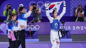 183㎝ 김유진의 등장&hellip;16년 뛰어넘은 태권도 57㎏급 금빛 계보