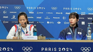 [올림픽] 여자 복싱 임애지 "비밀로 하겠습니다"&hellip;북한 방철미도 뒤늦게 미소