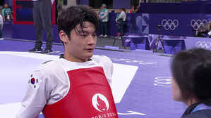 [올림픽] "왜 그러죠? 아니죠!"&hellip;판정 번복 끝 2라운드 승리(태권도 남자 -80kg 16강)