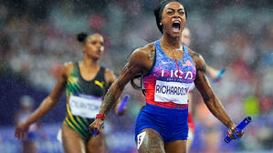 [올림픽] 리처드슨 폭발적 질주&hellip;금메달 목에 건 미국 (육상 여자 계주 400m 결승)