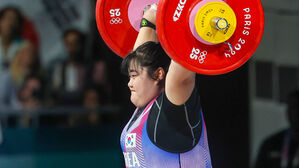역도 박혜정, 인상 131㎏ 한국 신기록&hellip;기분 좋은 출발