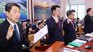 '의대 증원' 청문회…배정위 명단 등 자료 파기 놓고 공방