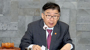 권익위원장, "숨진 간부 사건 처리 외압 없었다&hellip;정쟁 멈추길"