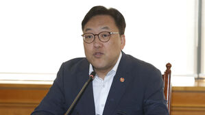금융위원장 "수도권 주담대 DSR 스트레스 금리 1.2%p로 상향"