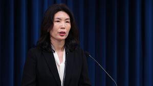 대통령실 "외국 인력 활용, 생산가능인구 확충 옵션 될 수 있다"