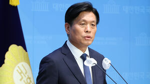 민주당 "의료대란, 대통령 사과하고 복지부 장·차관 경질해야"