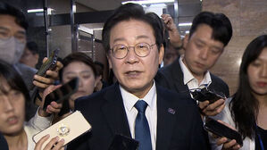 이재명, 코로나19 양성에 자가격리&hellip;여야 대표 회담 연기