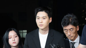 '음주운전' BTS 슈가, 자필 사과문 게시&hellip;"멤버&middot;팬들에 죄송"