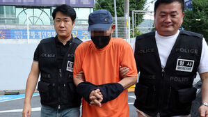 '치료에 불만'&hellip;광주 치과병원 폭발 테러 70대 구속 송치