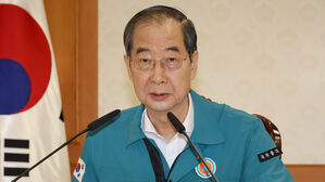 한 총리 "보건의료인 어려움 잘 알아&hellip;파업엔 동의 못 해"