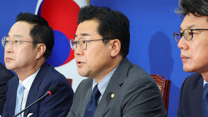 박찬대 "김문수, 최악의 반국가 인사"&hellip;자진사퇴 촉구