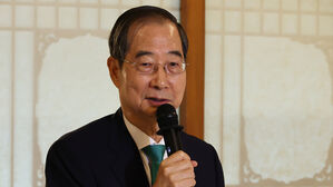 한 총리 "한동훈 의대 증원 유예 제안 검토했지만 '어렵다' 결정"