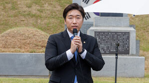 '김구 증손자' 김용만 의원, '중국 국적' 발언한 김문수 장관 고소