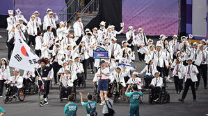 '감동의 드라마' 파리 패럴림픽 개막&hellip;12일간 열전 돌입