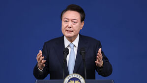 윤 대통령 "응급실 의사 부족이 기본 문제…국민 안전하게 만들 때 됐다"