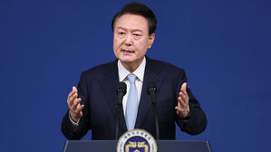 윤 대통령 체코 방문에 4대그룹 총수 모두 동행