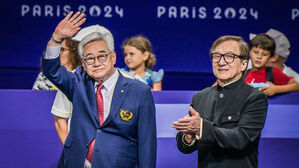 '액션 스타' 성룡 등장에 환호&hellip;패럴림픽 태권도장 찾은 이유