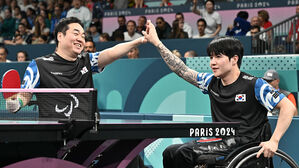 탁구 복식 장영진-박성주, 값진 은메달&hellip;결승서 접전 끝 패배