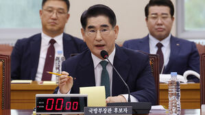 김용현 "청문회, 정치선동 자리 아냐"&hellip;야당 계엄 의혹에 발끈