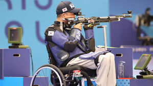 사격 박진호, 50ｍ 소총 3자세 우승&hellip;한국 첫 2관왕 탄생