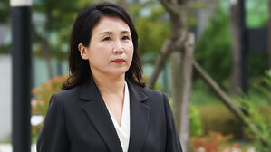 '경기도 법카 유용 의혹' 김혜경, 수원지검 출석&hellip;'묵묵부답'