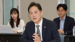 네이버 방문한 김태규 "불법 &middot; 조작 정보 적극적 자율 규제" 당부