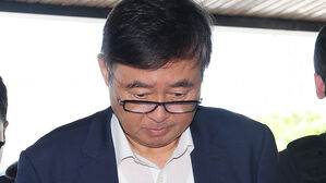 '23명 사망' 아리셀 대표, 본부장 구속 기소…"이윤만 앞세웠다"