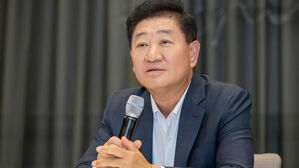 한종희 "AI 소비자 눈높이 높아&hellip;삼성 제품은 30% 수준"