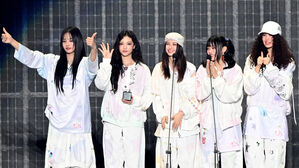 뉴진스, 시상식 수상 소감으로 "민희진 대표님 사랑하고 감사"