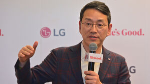 LG전자 조주완 "중국, 무서워해야 할 대상&hellip;일본 전철 밟지 않아야"