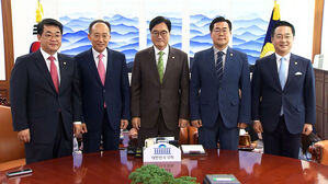 여야 원내대표 회동&hellip;'여야의정 협의체' 논의