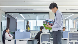 '마음 속에 사표가 꿈틀'&hellip;퇴사 고민하는 신입사원 [직장인 고민처방] [스프]