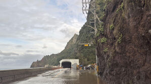 울릉에 이틀간 308.7㎜ '물폭탄'&hellip;187명 귀가 못해