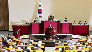 "정책 실패" vs "전공의 책임"&hellip;대정부질문 공방