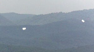 합참 "북한, 쓰레기 풍선 또 부양&hellip;낙하 주의"