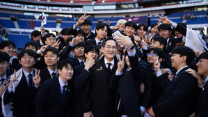유럽 찾은 이재용 "대학 안 가도 기술인 존중받도록 지원"