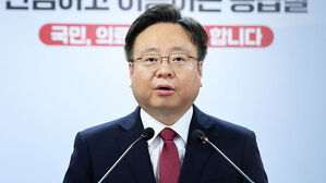 복지장관 "의료계 대안 제시하면 2026년 정원은 원점 검토 가능"