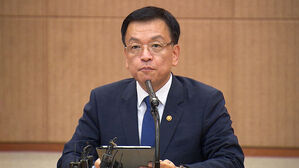 최상목 "한국 국채시장 제값받기 성공&hellip;경제 체급 맞게 조정"