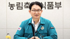럼피스킨 발생 이어지자&hellip;정부 "백신 접종 철저히 해야"