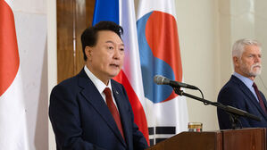 윤 대통령 "자체 핵무장 없이도 북핵 억제&middot;대응 체제 구축돼"