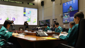 한 총리 "긴장의 끈 놓지 말라"&hellip;호우 대처상황 점검회의