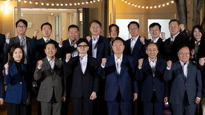 한동훈, 윤석열 대통령 독대 재요청&hellip;"현안 논의 자리 잡아달라"