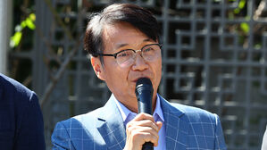 검찰 수심위, 명품백 사건 최재영 기소 권고&hellip;김 여사와 반대 결론
