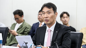 이복현 "신규상장 코인 급등락 모니터링&hellip;혐의 발견 시 무관용"