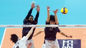 28일 경남 통영시 통영체육관에서 열린 '2024 통영&middot;도드람컵 프로배구대회' 남자부 대한항공과？현대캐피탈의 결승전.？현대캐피탈？허수봉이 공격하고 있다. (사진=연합뉴스)