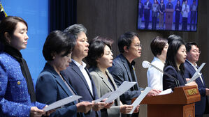 민주 "의료인력 추계기구 법제화 추진…대통령 직속은 어불성설"