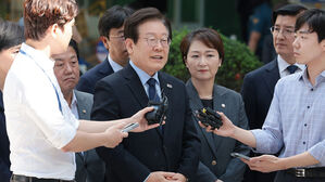 이재명 징역 3년 구형에&hellip;"조작된 녹취로 몰아가" VS "타당하고 상식적"