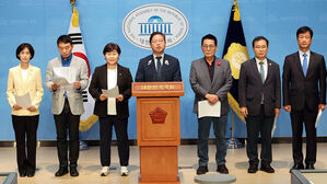 민주당 "박상용 검사, 내일 탄핵 청문회 출석하라"