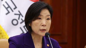 중기부 장관 "소상공인&middot;배달플랫폼 간 상생방안 마련할 것"
