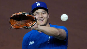 슈퍼스타 오타니, 투수 조기 복귀 없다&hellip;PS서 타자 역할에 집중